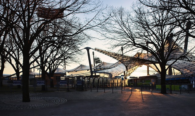 并在进站时 并在进站时